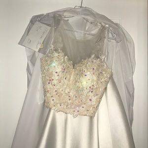 Dave and Johnny prom dress. Only worn once.